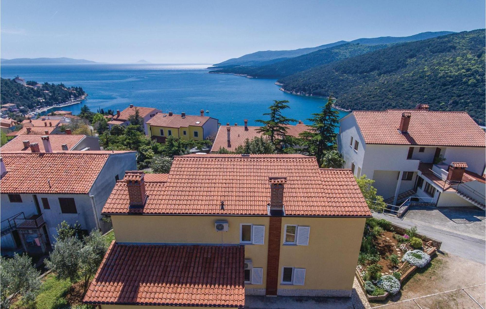 Raša Amazing Apartment In Rabac With Wifi מראה חיצוני תמונה