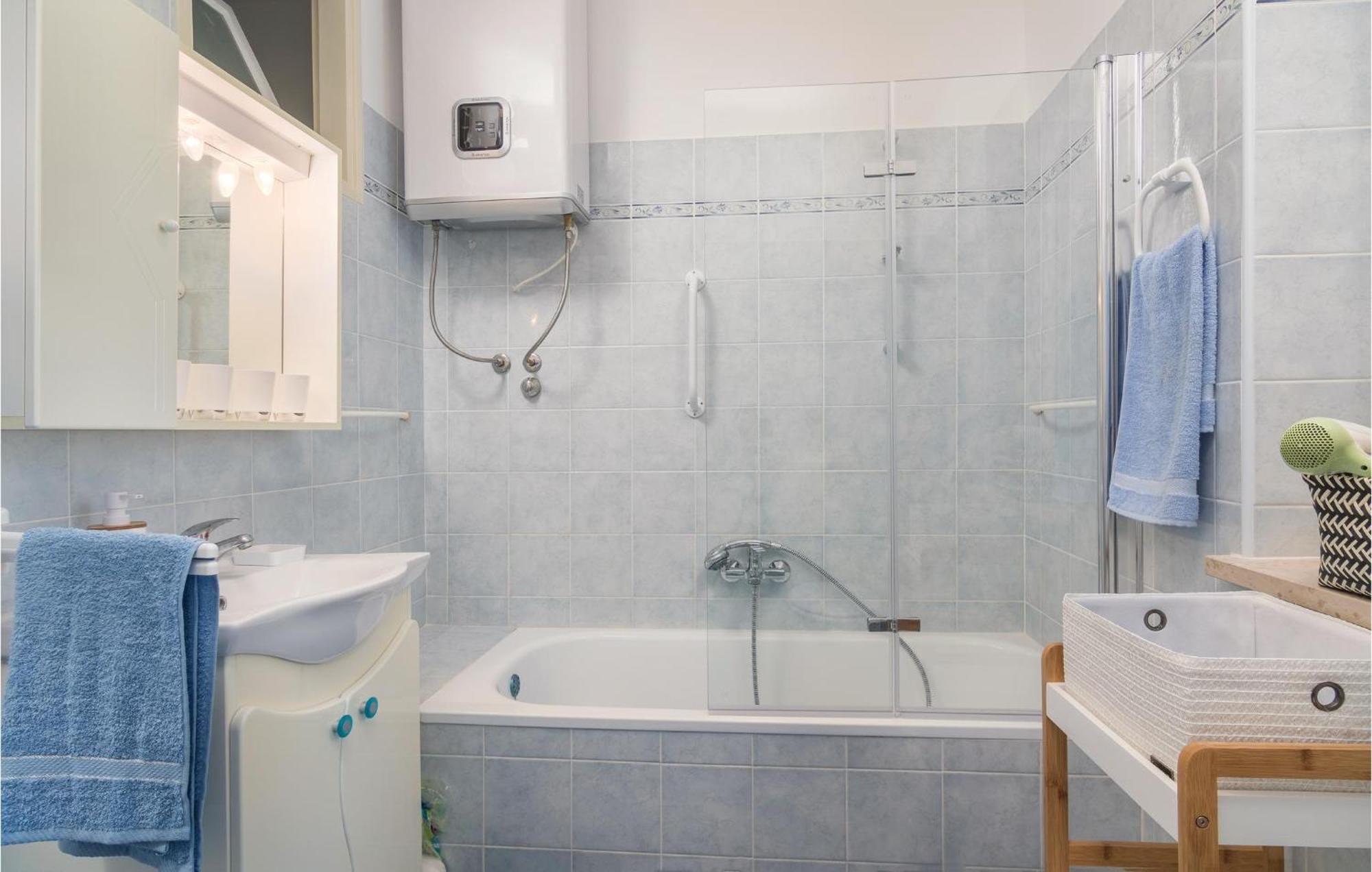 Raša Amazing Apartment In Rabac With Wifi מראה חיצוני תמונה