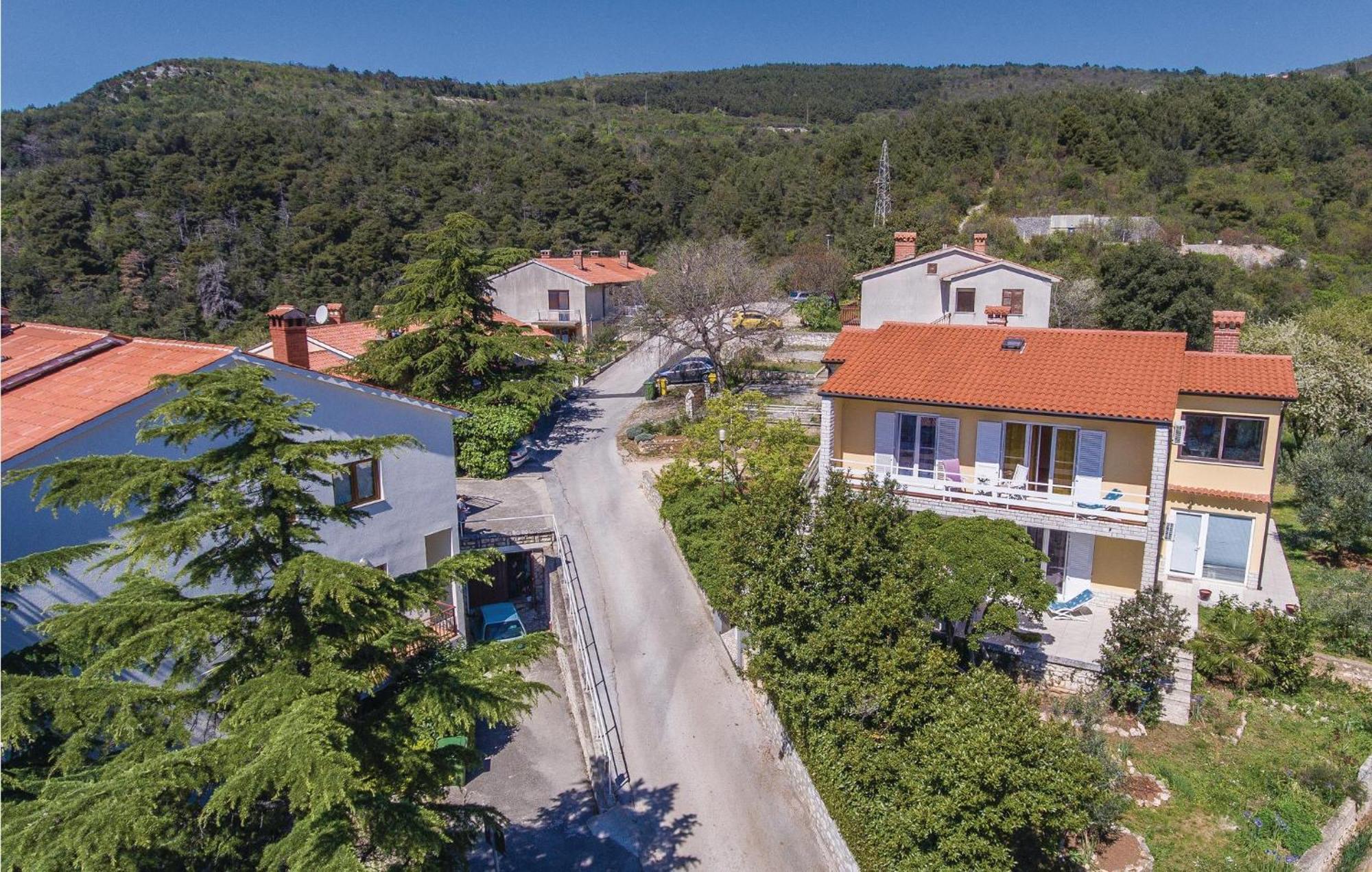 Raša Amazing Apartment In Rabac With Wifi מראה חיצוני תמונה